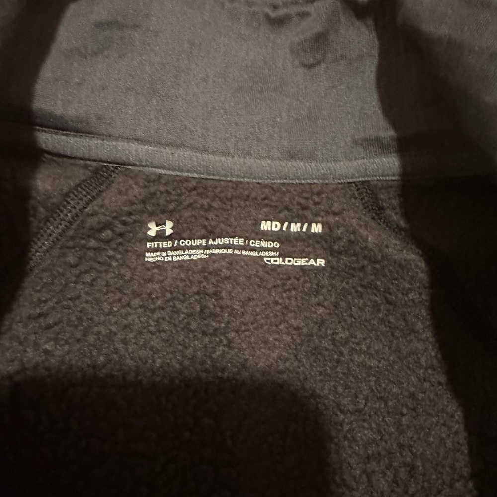 Under armor base layer top - Picture 5 of 5